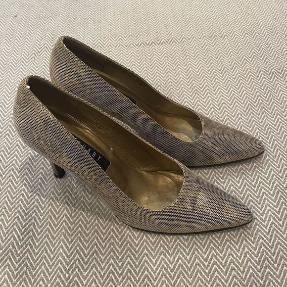 Stuart Weitzman Vintage Tia Pewter Serpentine Gold Shimmer Pointed Heels - Picture 3 of 7